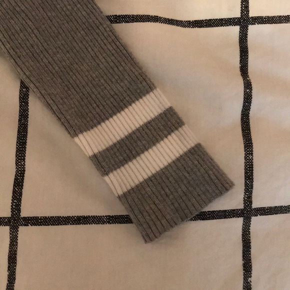 Long sleeve ribbed shirt. - Picture 3 of 3